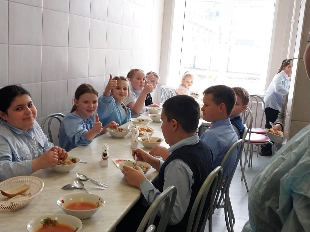 В МКОУ Бутурлиновской ООШ №4 им. Евгения Роженко прошёл родительский контроль школьной столовой.