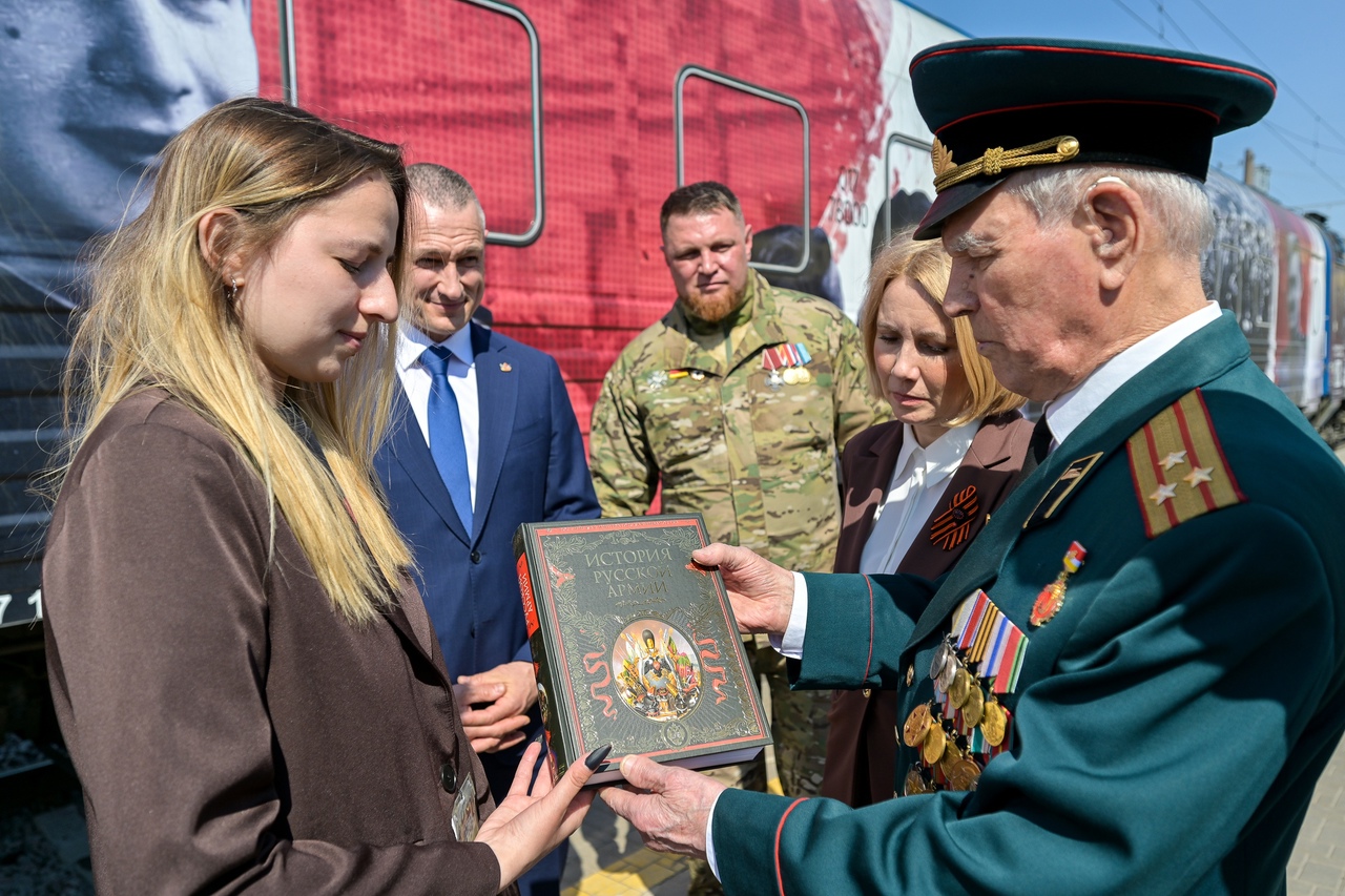 Сегодня на вокзал «Воронеж-1» прибыл «Поезд Победы».