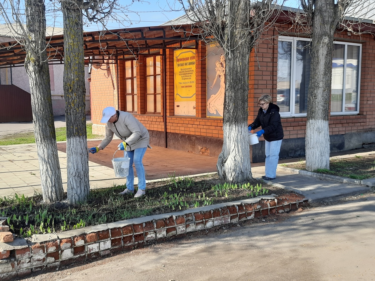 Субботник в Бутурлиновке: вместе за чистоту и уют! .