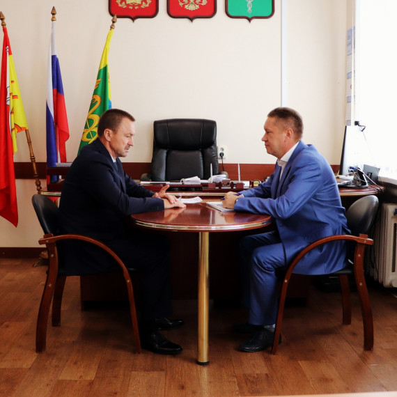 Глава Бутурлиновского района Юрий Матузов провел рабочую встречу с начальником Межрайонной инспекции Федеральной налоговой службы России №15 по Воронежской области Владимиром Барановым.. Глава Бутурлиновского района Юрий Матузов провел рабочую встречу с начальником Межрайонной инспекции Федеральной налоговой службы России №15 по Воронежской области Владимиром Барановым..