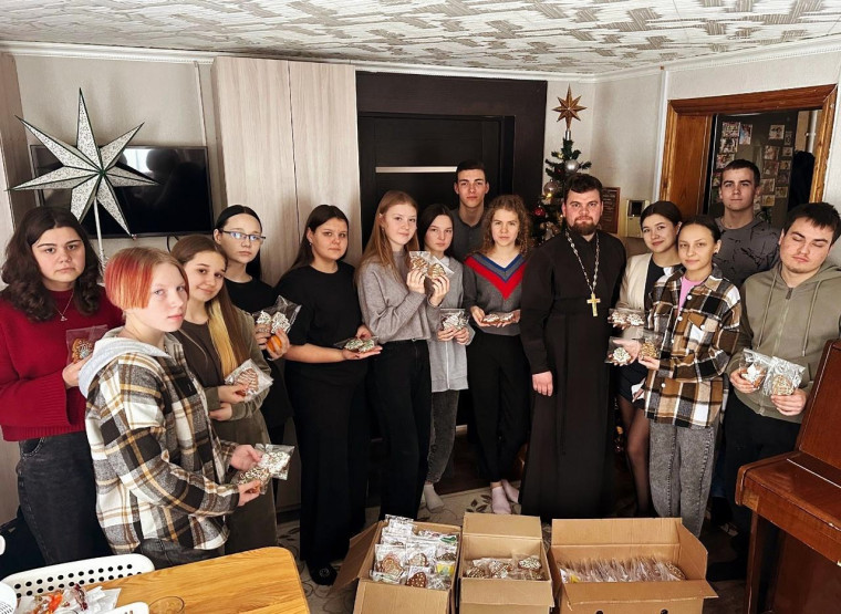 В преддверии праздника Рождества Христова, активисты Движения Первых МКОУ Пузевской СОШ побывали в гостях у настоятеля Покровского храма села Пузево и помощника благочинного по молодёжной работе иерея Георгия Дружина. В преддверии праздника Рождества Христова, активисты Движения Первых МКОУ Пузевской СОШ побывали в гостях у настоятеля Покровского храма села Пузево и помощника благочинного по молодёжной работе иерея Георгия Дружина.