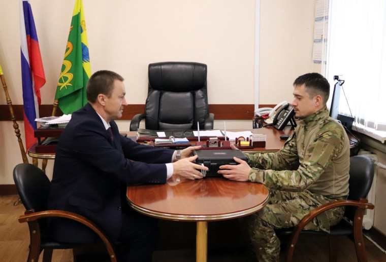 Глава района Юрий Матузов провел ряд встреч с целью передачи гуманитарной помощи по ранее полученным обращениям. Глава района Юрий Матузов провел ряд встреч с целью передачи гуманитарной помощи по ранее полученным обращениям.