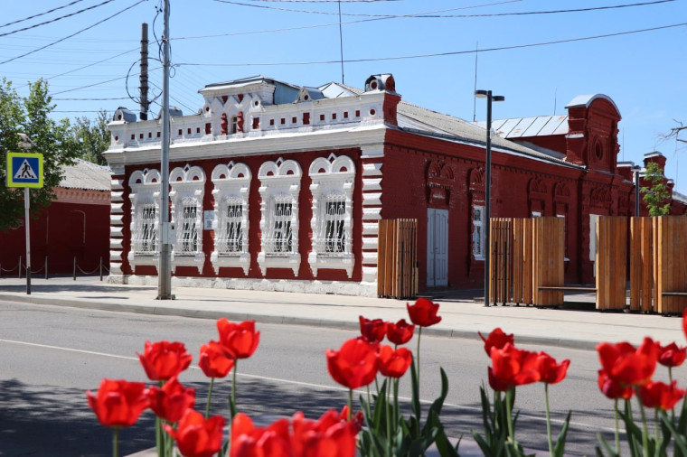 Бутурлиновка в весенних красках 🌺🐝. Бутурлиновка в весенних красках 🌺🐝.