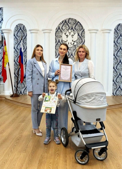 В Бутурлиновском отделе ЗАГС состоялась торжественная регистрация рождения 100-го ребенка. В Бутурлиновском отделе ЗАГС состоялась торжественная регистрация рождения 100-го ребенка.